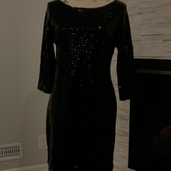 Black sequin fitted dress with open back - Picture 2 of 3